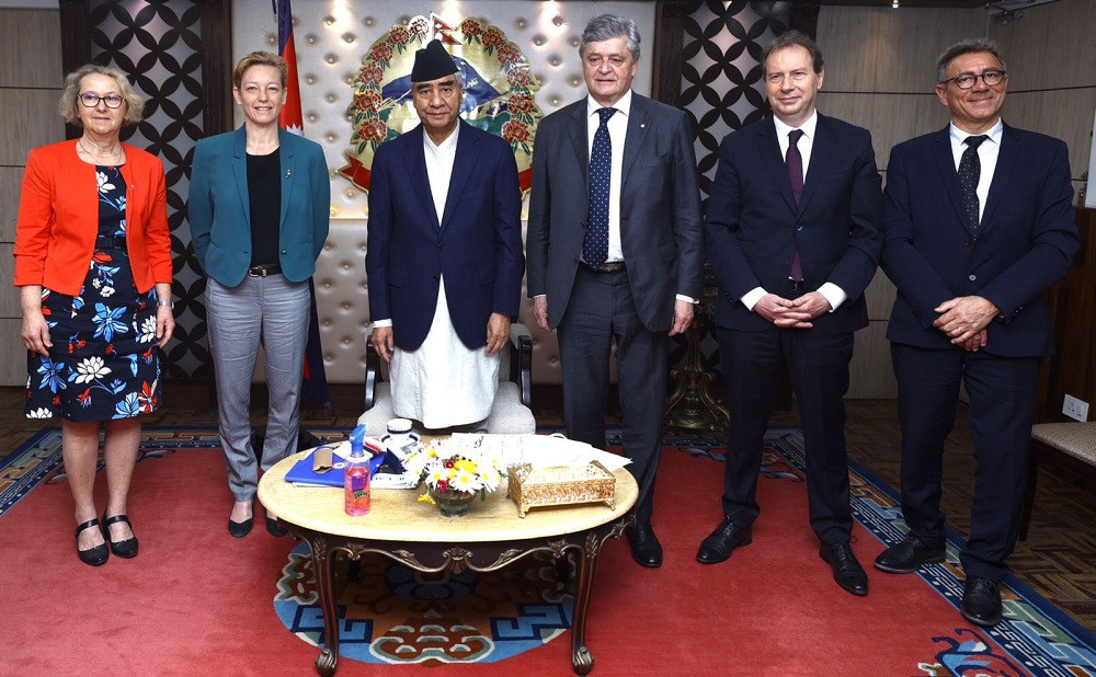 फ्रान्सेली सांसदको प्रतिनिधिमण्डलद्वारा प्रधानमन्त्री देउवासँग भेटवार्ता