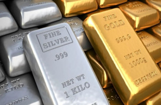 आज पनि घट्यो सुनको मुल्य, चाँदीको कति? कतिमा हुँदैछ काराेबार ?