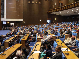 प्रतिनिधि सभा सदस्यको बैठक १५ मिनेटका लागि स्थगित