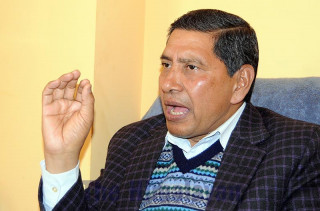 गृहमन्त्री  श्रेष्ठले   प्रधानमन्त्रीको राजीनामा मागेर संसद् अवरुद्ध गर्नु संसदीय मान्यताविपरीत