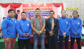 एसियाड खेल्ने खेलाडीलाई काठमाडौं तेक्वान्दोको प्रोत्साहन , काठमाडौंका खेलाडी र प्रशिक्षक ट्रयाकसुट वितरण
