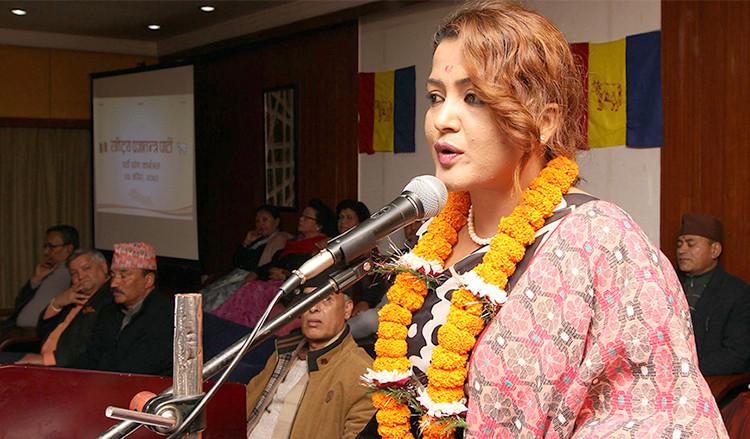 अभिनेत्री रेखा थापा  फिल्म  अभिनयमा फर्किइन