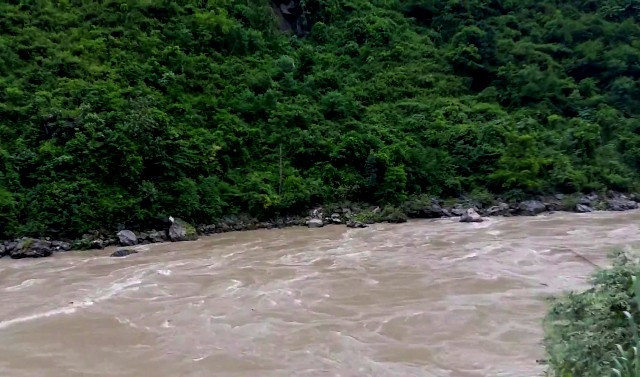 २ जना त्रिशूली नदीमा  बेपत्ता