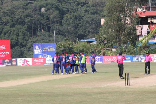 युएईले नेपाललाई १४१ रनको लक्ष्य दियो