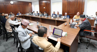 भूकम्पपछि मन्त्रिपरिषद्को आकस्मिक बैठक सिंहदरबार  चल्दैँ