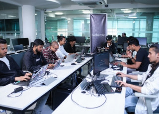 नेपाली ह्याकरको टिमले  जिते २ करोड १२ लाख रुपैयाँ पुरस्कार