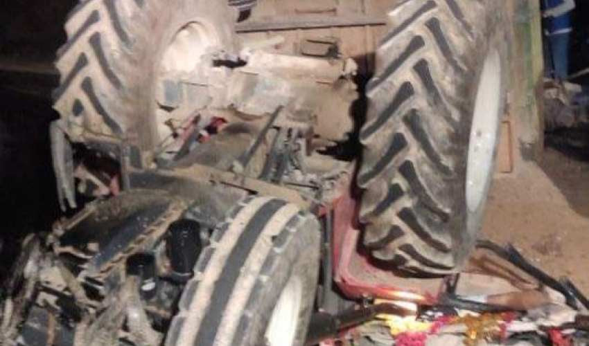 शहीद लखनमा ट्रयाक्टर दुर्घटना  हुदाँ एक जनाकाे मृत्यु , तिन  घाइते