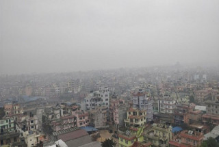 राजधानी उपत्यकासहित धेरै स्थानमा  मौसम बिहानदेखि नै धुम्म