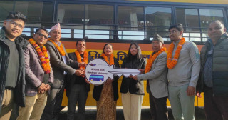 कल्स ओवर रिजेज नेपालले  गोरखाकाे  महालक्ष्मी   बिद्यालयलाई बस हस्तान्तरण