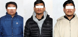 एपमार्फत अनलाइन क्यासिनो जुवा खेलाउँने  तीन जना  पक्राउ