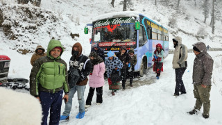 रुकुम पूर्वसित जोडिएको मध्यपहाडी लोकमार्ग अवरुद्ध