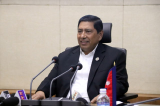 गृहमन्त्री  श्रेष्ठले भ्रष्टाचारीलाई समात्दा  राजनीतिक दबाब दिने काम बन्द गर्न आग्रह