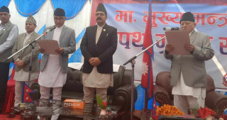 कर्णाली प्रदेशका  मुख्यमन्त्री यामलाल कँडेलले पद तथा गोपनीयताको शपथ  लिए