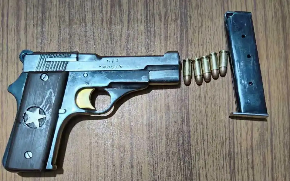प्रहरीले बोकेको  १० राउण्ड गोली लोड  भएको पेस्तोल हरायो 