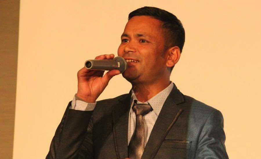 नुरगंगा प्रतिभा पुरस्कार लोकगायक राजु परियारलाई