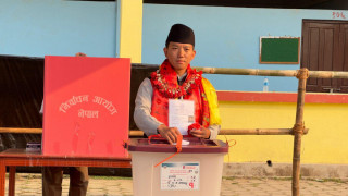 इलाम २ को उपनिर्वाचनमा एमालेका उम्मेदवार  नेम्वाङले  गरे मतदान 