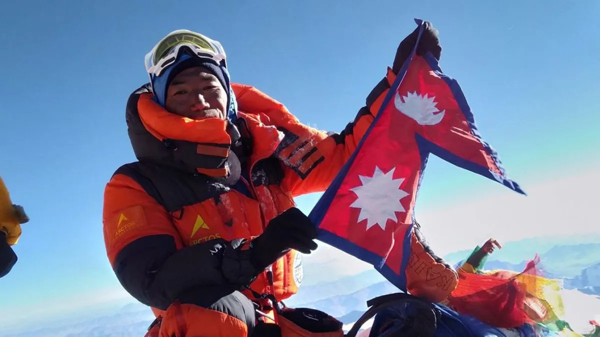 कामीरिता ३०औँ पटक सगरमाथाको शिखरमा