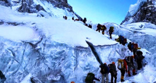 सगरमाथ आरोहण गर्ने क्रममा एक नेपाली र एक विदेशी बेपत्त