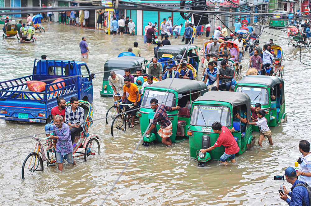  भारतको  दश जिल्लाहरू बाढी  छ लाख भन्दा बढी मानिसहरू प्रभावित 