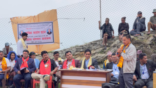 धार्चे गाउँपालिकामा जोन घलेद्वारा दिर्घरोगीहरूलाई आर्थिक सहयोग तथा स्कुल र घाटुघरको लागि अक्षयकोष घोषण  सहयोग प्रदान