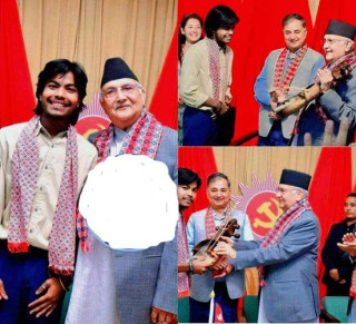 अध्यक्ष ओलीले दिए नेपाल आइडलका विजेता परियारलाई बधाईसहित सारंगी उपहार 