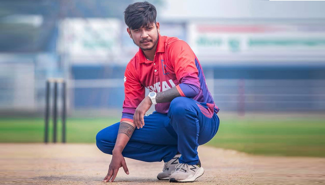  राष्ट्रिय क्रिकेटका पूर्वकप्तान लामिछानेलाई  महानगरपालिकाले सम्मान ग¥यो 