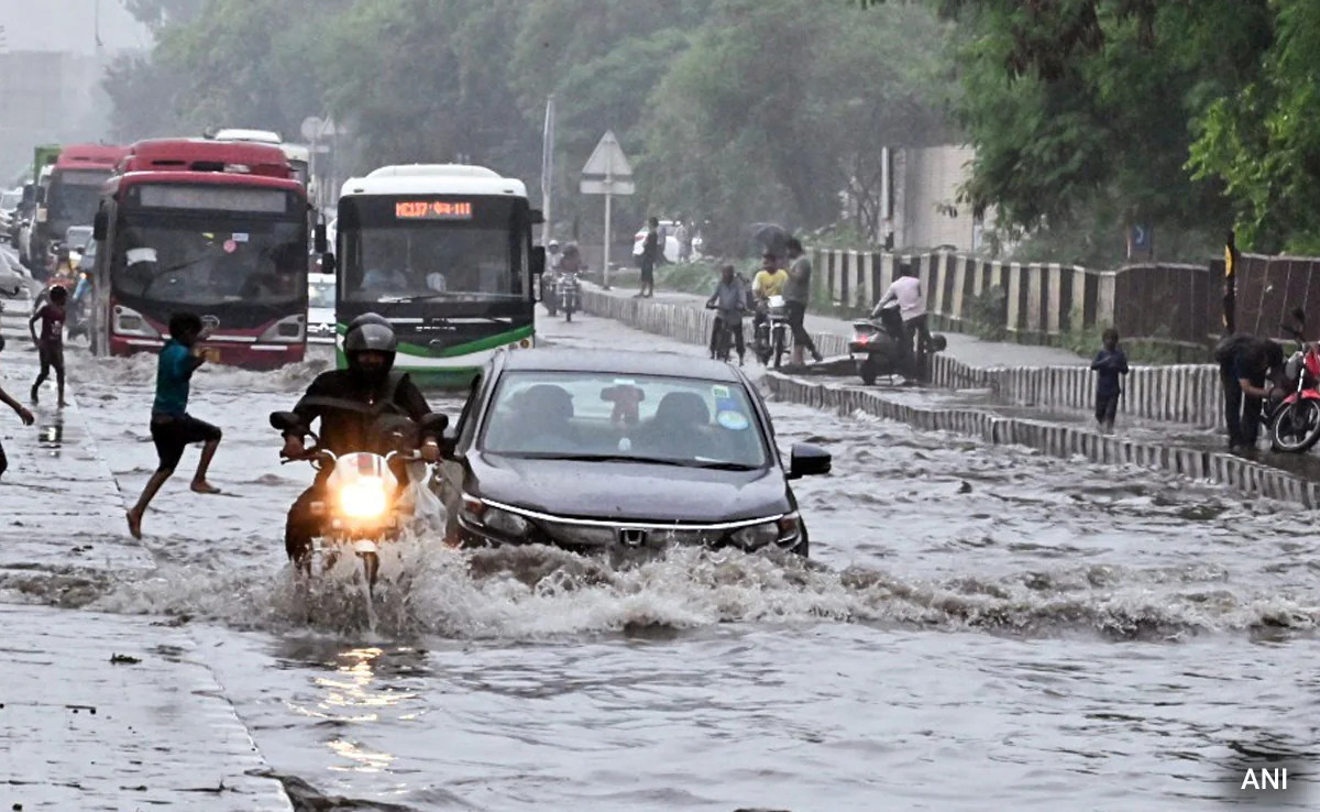 आज काठमाडौँसहित देशका विभिन्न स्थानमा भारी बर्षा,ललितपुरमा बाढी