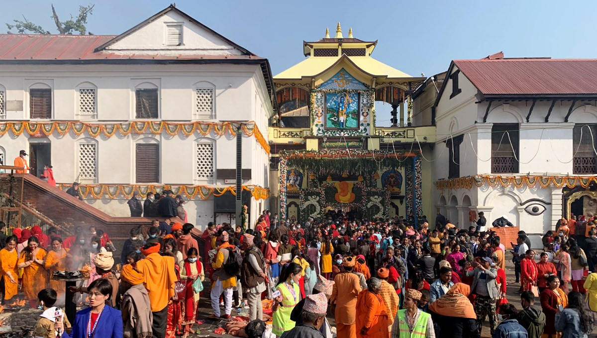 आज पशुपतिनाथ मन्दिर लगायत देशभरका शिवालय मन्दिरमा दर्शनार्थीहरुको भिडभाड