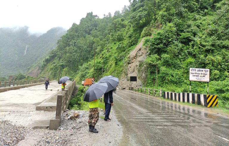 मुग्लिङ - नारायणगढ सडकखण्डमा आज र भोलि राति गाडी नचलाउन अनुरोध