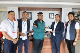  २ कराते खेलाडीलाई स्वास्थ्य उपचारका लागि आर्थिक सहयोग 