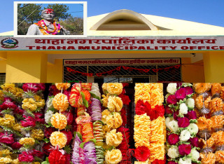  थाहा नगरपालिकाले प्लाष्टिकका फूल बिक्रीमा प्रतिबन्ध