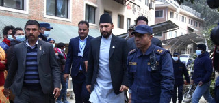 सहकारी ठगी आरोपमा पक्राउ परेका पूर्वगृहमन्त्री लामिछानेलाई  म्याद थपका लागि फेरी अदातल पुर्‍याइयो 