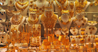 सुनको मूल्य आज तोलामा १५ हजार भन्दा बढीले घटेर कारोवार हुदै