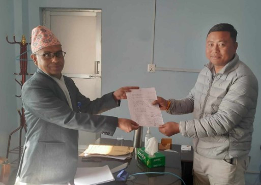 अजिरकोट गाउँपालिकामा आयोजनाभन्दा अन्यत्र गिटी वालुवा विक्री वितरण गरेको भन्दै स्थानीयबाट कारवाही माग