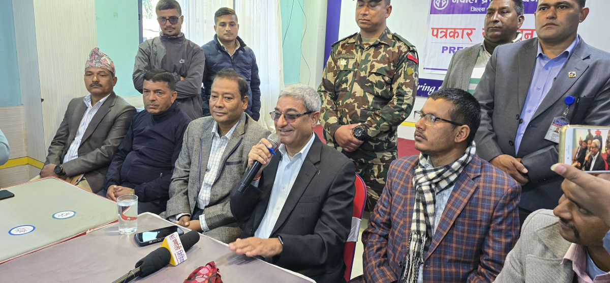 प्रचण्डले नै अनुसन्धानलाई प्रभावित पार्ने गरी बोल्नु ठिक नभएको  : गृहमन्त्री लेखक