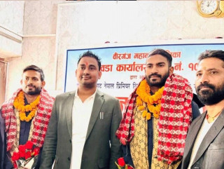 एनपिएल क्रिकेटका विजेता र उपविजेता दुई खेलाडीलाई आफनो गृह जिल्लामा नगदसहित सम्मानित 