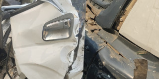 आदमघाटमा माइक्रो र ट्रक ठोकिदा १६ जना घाइते, गम्भीर घाइते ३ जनालाई काठमाडौँ लागियो 