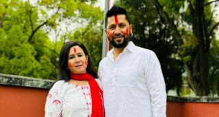 पत्नी निकिता पौडेलले रविलाई अदालतमा नै रातो टिका  लगाइदिन