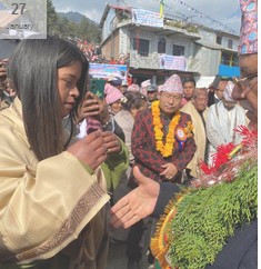 पूर्वप्रधानमन्त्री ‘प्रचण्ड’ले सङ्गमस्थलमा निर्मित सहिद धनरुपा स्मृति पार्कको उद्वघाटन गरे