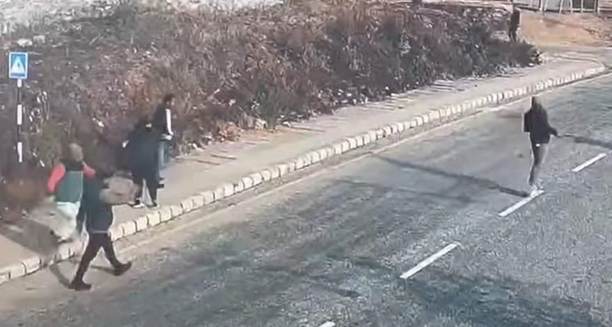 दोलखामा एक शिक्षिका माथि खुकुरी प्रहारको प्रयास