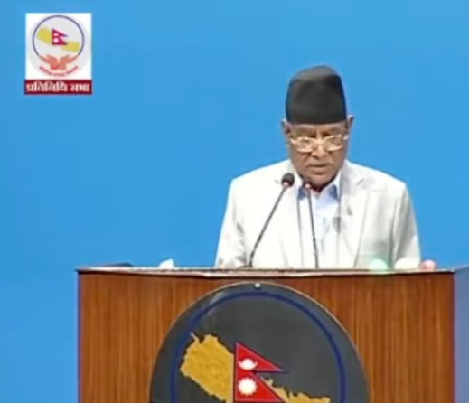  गणतन्त्रको विकल्प राजतन्त्र होईन, लोकतन्त्रभित्रै आफ्नो स्थान खोज्न राजावादीलाई  पूर्वप्रधानमन्त्री प्रचण्डको आग्रह 
