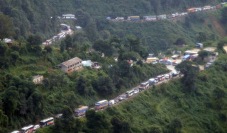  नागढुंगा नौबिसे सडक खण्ड आज रातिदेखि  वैशाख ३१ गते सम्म दिनको चार घण्टा बन्द हुने