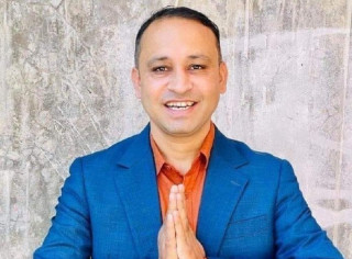 पोखरामा  वडाध्यक्षले कर्मचारी र व्यवसायीमाथि हातपात गरेपछि तनाव सुरु