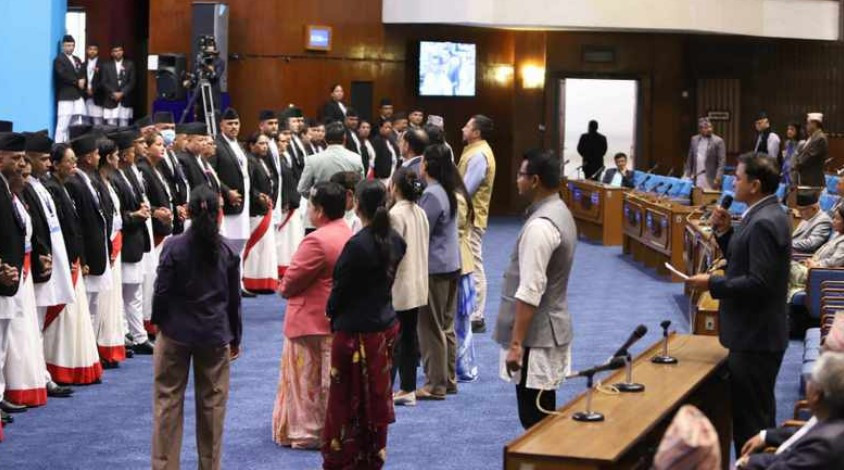 प्रतिनिधिसभा बैठकमा रास्वपा र राप्रपाले आज पनि  निरन्तर विरोध  जनाउदै अगाडी गए