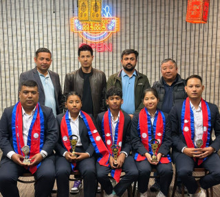 एनआरएनए वेस्टर्न अष्ट्रेलियाद्वारा नेपाली खेलाडी सम्मानित