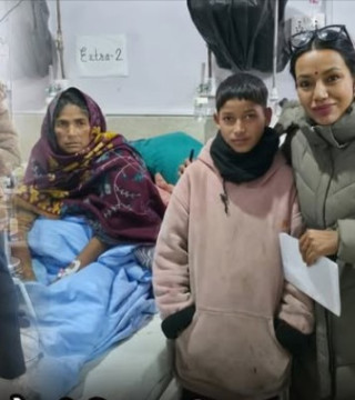 आमाको औषधी किन्ने पैसा नहुँदा भौतारिँदै आएका बालकलाई आशिकाको डेढ लाख सहयोग,मोबाइल र न्यानो कपडा  उपहार