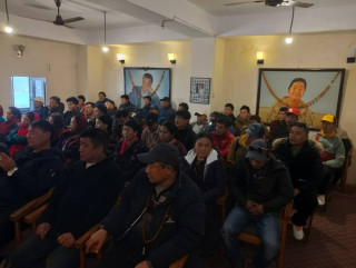 गोरखा–१ का  चुननुम्रीबाट  काठमाडौंमा बसोवास गर्ने मतदातासँग उम्मेदवार हरिराज अधिकारी ‘कुमार’को भेटघाट