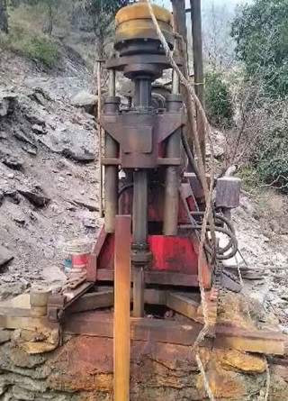 गोरखाको खोर्लामा जमिनमुनिबाट ग्यास निस्कियो, सर्भेक्षणको काम रोकियो