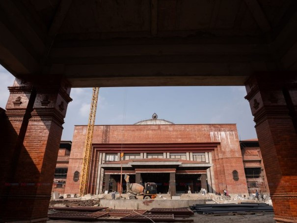 सांसद आइसके तर भवन छैन स् सिंहदरबारमा चटारो, संसद भवन तयार पार्न दौडधुप