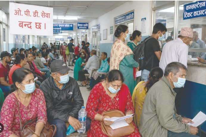 दुई दिन बिदाले अस्तव्यस्त ठूला सरकारी अस्पताल